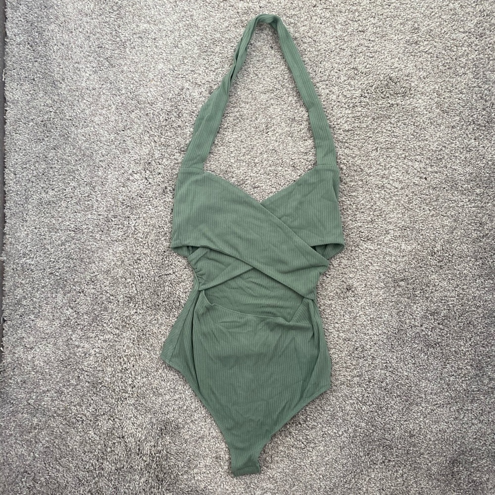 Le Lis Cross Cross Bodysuit from 39 mine boutique Size: Small Color: Olive Green